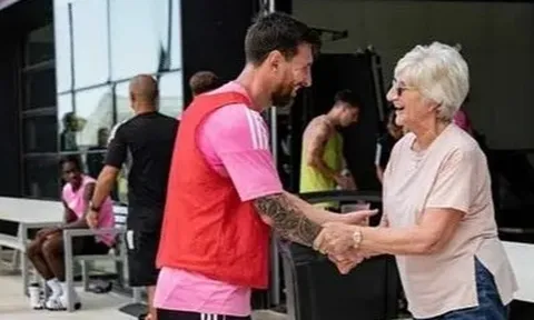 Mẹ của David Beckham xúc động khi lần đầu gặp Messi