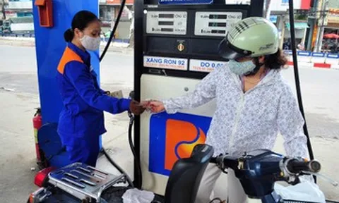 Giá xăng, dầu cùng nhau đi xuống