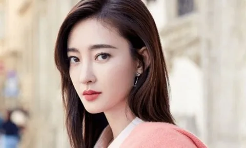 Nữ diễn viên nổi tiếng bị hàng chục người kéo đến phim trường đòi tiền