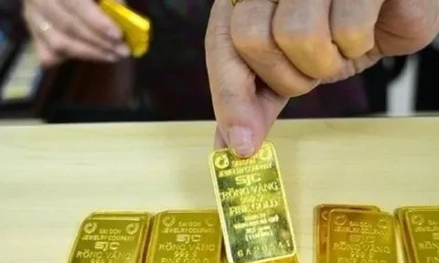 Giá vàng hôm nay 25/10: Vàng thế giới và trong nước đồng loạt giảm