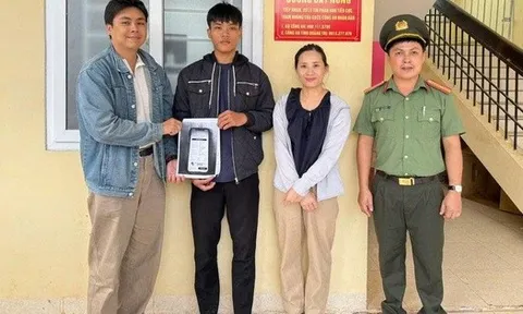 Nam thanh niên bất ngờ nhận được 879 lượt chuyển tiền với nội dung thưởng năng suất