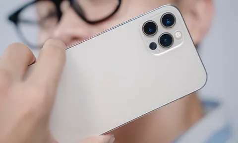 iPhone giảm giá sốc nhất năm, dòng Pro Max "bay" đến 8 triệu đồng