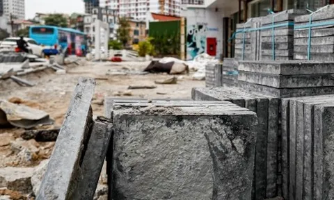 Cận cảnh vỉa hè Hà Nội vỡ nát, chuẩn bị được thay 'áo mới' đồng loạt