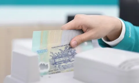 Lợi nhuận tăng trưởng thần tốc gấp 8 lần, một ngân hàng được "bật đèn xanh", bơm vốn thêm hàng nghìn tỷ