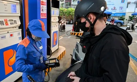 Giá xăng dầu ngày mai có khả năng tăng mạnh