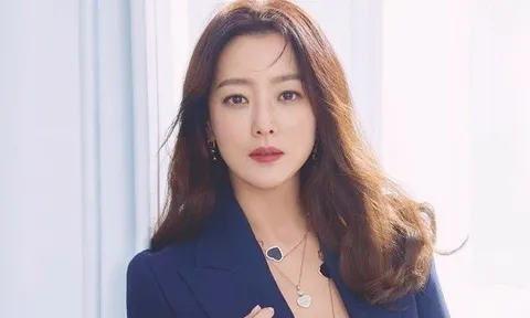 "Đệ nhất mỹ nhân Hàn Quốc" khiến chồng ghen tuông vì nụ hôn màn ảnh với Lee Min Ho