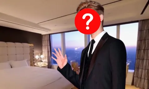 Hình ảnh gây sốc trong nhà riêng của ca sĩ J bị cấm sóng 10 năm