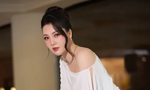 Á hậu Thụy Vân sinh con thứ hai sau 12 năm