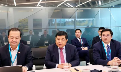 Gặp lãnh đạo DN cung cấp hàng cho Apple, Samsung, Nvidia..., Phó Thủ tướng đề nghị mở trung tâm tại HN