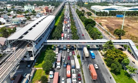 Vị trí 8 thang máy được lắp tại 7 cầu vượt bộ hành ga metro số 1