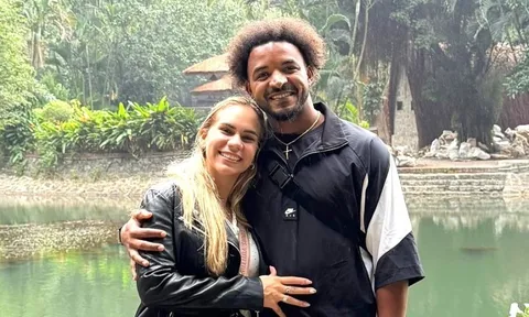 Xuân Son và vợ đi du lịch