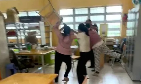 Tạm đình chỉ công tác thầy giáo nhắn tin “tình cảm” với nữ sinh ở Tây Ninh