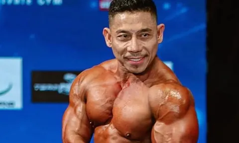 Phạm Văn Mách 50 tuổi cơ bắp vẫn cuồn cuộn, nhìn hình ảnh này tất cả ngỡ ngàng