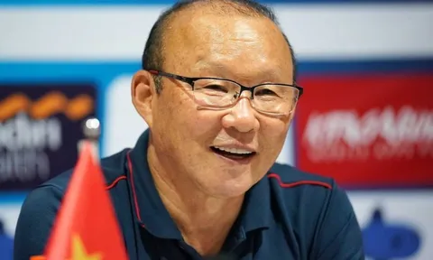 Lộ ảnh HLV Park Hang-seo chơi pickleball, diện trang phục “độc lạ” gây chú ý