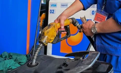 Giá xăng dầu ngày mai có khả năng đảo chiều đi xuống