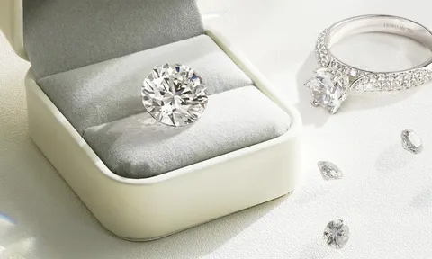 Kim cương thiên nhiên không đắt như bạn nghĩ: Làm sao để không “mua hớ”?