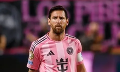 Đại gia châu Âu gửi lời mời, Messi sắp quay lại lục địa già?
