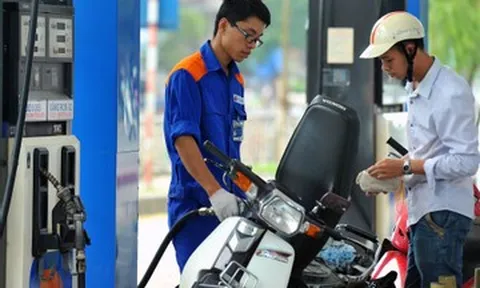 Giá xăng quay đầu đi xuống