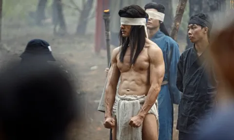 Mỹ nam cổ trang Việt đẹp đến độ bạn diễn ngắm sáng cả mắt: Body 1000 điểm không góc chết, chê gì cũng được trừ visual