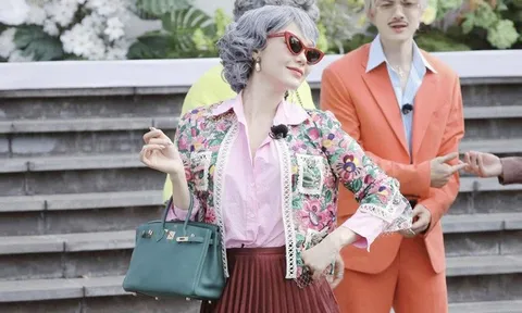 Nữ ca sĩ trở thành "gián điệp khổ nhất thế giới" xách Hermès nửa tỷ đồng chơi game show