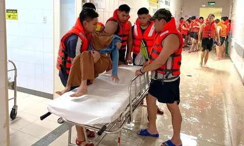 Ứng phó bão số 13: Trực cấp cứu 24/24, sẵn sàng thu dung, điều trị cho nạn nhân do mưa, lũ gây ra