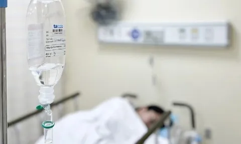 Nạn nhân vụ ngộ độc bánh mì tiếp tục tăng cao, mở rộng điều tra