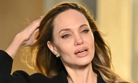 Brad Pitt tung đòn chí mạng vào Angelina Jolie