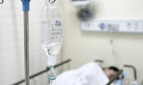 Bộ Y tế vào cuộc vụ nghi ngộ độc bánh mì khiến nhiều người nhập viện tại TP HCM