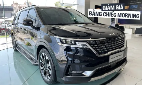 Kia Carnival máy xăng dọn kho giảm giá gần 400 triệu đồng tại đại lý, chạy đều 100km/ngày thì tiền tiết kiệm đủ đổ xăng 6 năm
