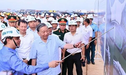 Kiểm tra siêu sân bay 16 tỷ USD lớn nhất Việt Nam, Tổng Bí thư nhấn mạnh 'không thể chậm trễ được, chậm ngày nào là đất nước thiệt ngày ấy'