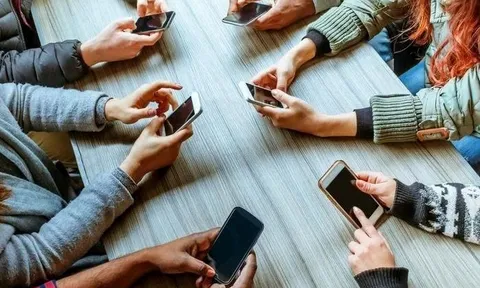 Google phát cảnh báo đến người dùng Android và iPhone