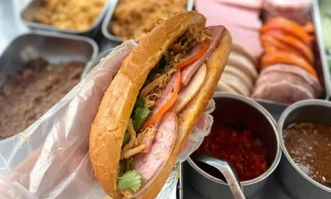 Điều tra, xử lý nghiêm vụ nghi ngộ độc sau ăn bánh mỳ ở TPHCM