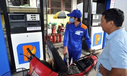 Giá xăng ngày mai dự báo tiếp tục giảm thêm