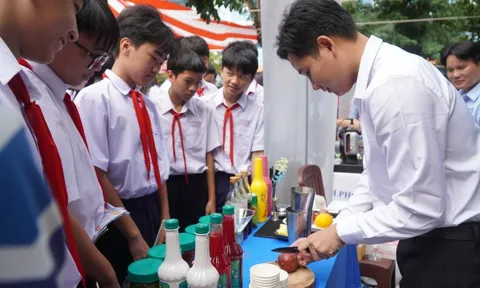 Học sinh TP HCM khám phá nghề tại chương trình tư vấn giáo dục nghề nghiệp