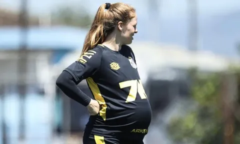 Mang thai tám tháng, cầu thủ nữ Brazil vẫn ra sân tập