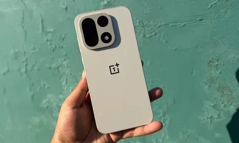 Cây bút công nghệ: "1 tuần dùng thử mẫu điện thoại Trung Quốc đang gây sốt, tôi thấy thích hơn cả iPhone"