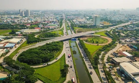 Người sắp làm sổ đỏ lưu ý: Thuế phí có thể tăng cao