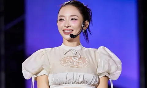 Vũ đạo gợi cảm của Tóc Tiên tại Waterbomb gây sốt