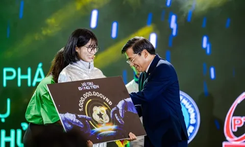 Vượt 32.000 người, thắng cả AI ở gameshow tài chính khó nhất VN, nữ sinh nhận 1 tỷ đồng và cơ hội tại BIDV