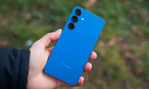 Điện thoại này đúng là “con ghẻ” của Samsung: Nếu chịu thay đổi 1 thứ, nó sẽ còn bán chạy hơn cả S25 Ultra