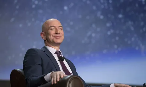 Chán nghỉ hưu, tỷ phú Jeff Bezos quay trở lại làm CEO startup AI