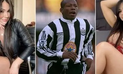 Cầu thủ nổi tiếng bật video của bạn gái ngay trên xe buýt khiến cả đội sốc nặng