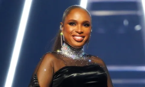 Nữ ca sĩ đóng phim Sex and the City: Gia đình gặp thảm kịch kinh hoàng, sống sót một cách thần kỳ