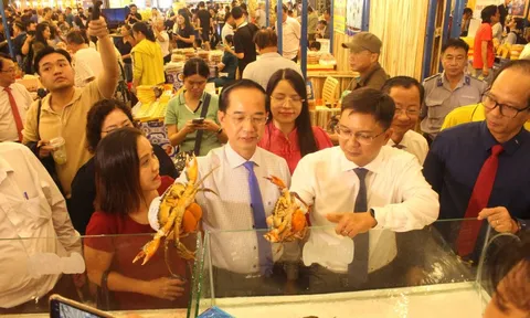 Khai mạc Lễ hội ẩm thực cua Cà Mau với 100 gian hàng đặc sản