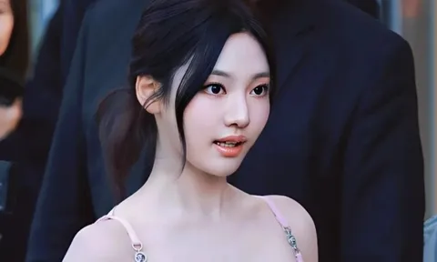 Nữ ca sĩ bị gần 90.000 người đệ đơn cấm diễn