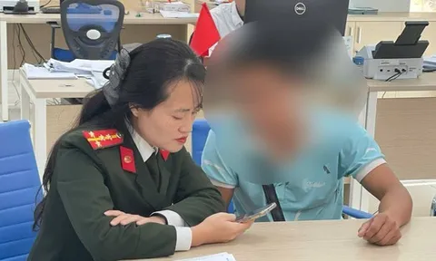 Chưa đến hạn tất toán, người đàn ông vẫn kiên quyết rút sổ tiết kiệm, vay thêm tiền để chuyển khoản 250 triệu: Nhân viên BIDV khuyên không được, liền báo công an