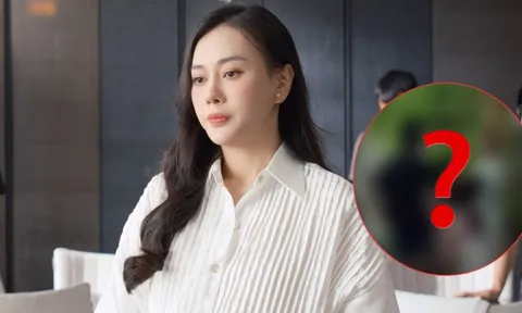 Người đàn ông bí ẩn cạnh Phương Oanh