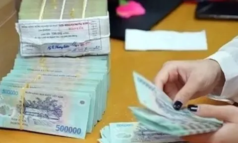 Hàng loạt chi nhánh ngân hàng, ATM tạm ngừng hoạt động vì ngập lụt