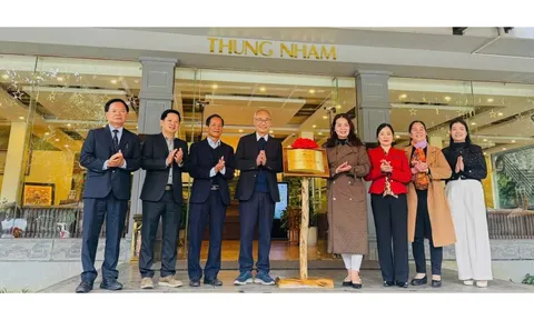 Gắn biển ‘Du lịch xanh’ cho 3 đơn vị tại Ninh Bình