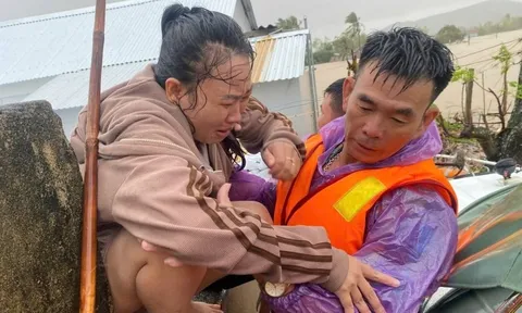 Nóng: Vingroup hỗ trợ khẩn cấp thêm 500 tỷ khắc phục hậu quả bão lũ, Quỹ Thiện Tâm đã đến hiện trường